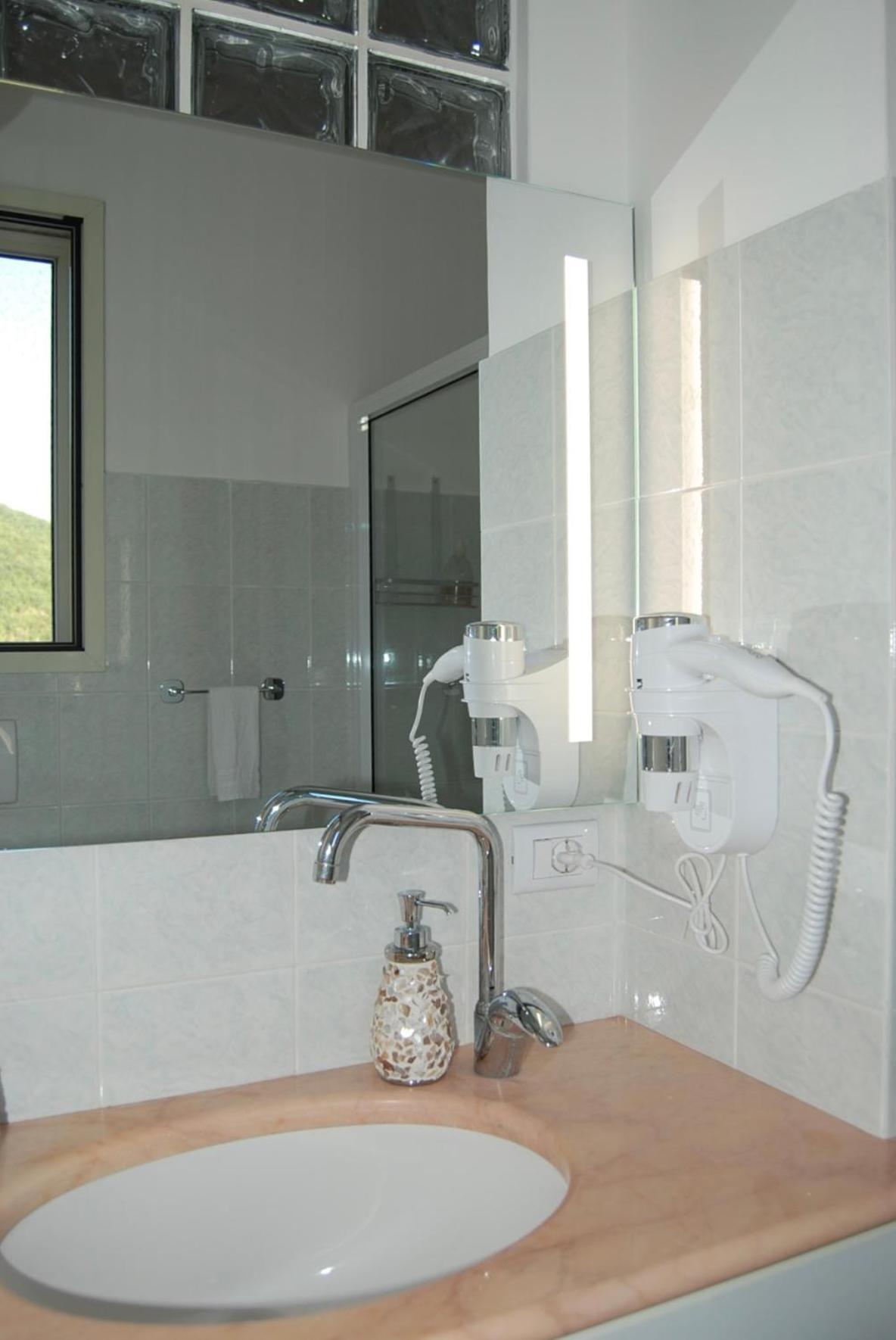 Mini Red Hub - Design Apartment Sant'Agapito Zewnętrze zdjęcie
